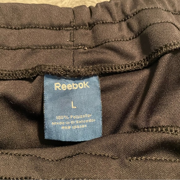 Reebok women’s long bike shorts size L - Picture 4 of 4